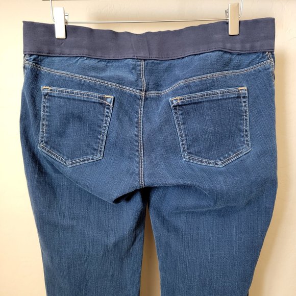 Old Navy Maternity Low Rise Dark Wash Bootcut Denim Jeans - Picture 7 of 15